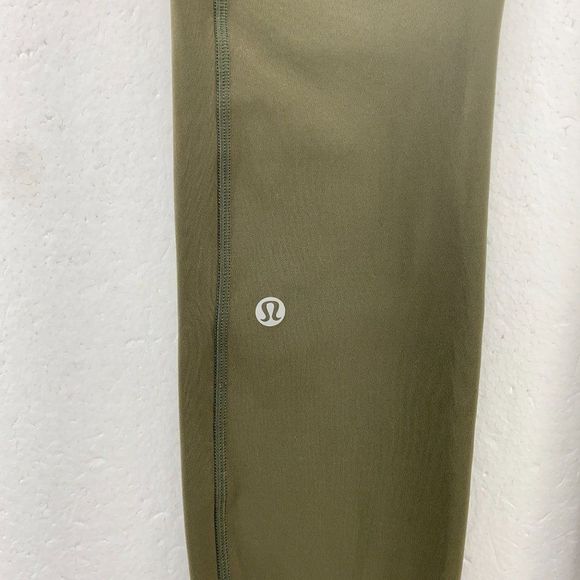 LULULEMON Green Legging With Side Pockets - Picture 6 of 6